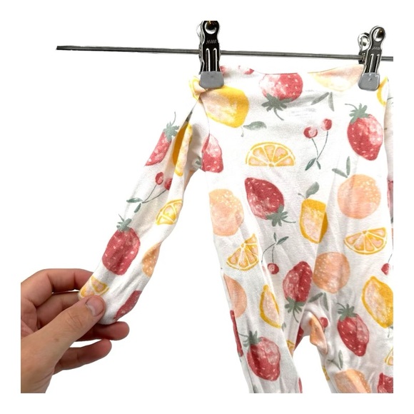 Carter’s | Newborn 0M Fruit Print Zip Onesie Strawberry - Picture 3 of 11